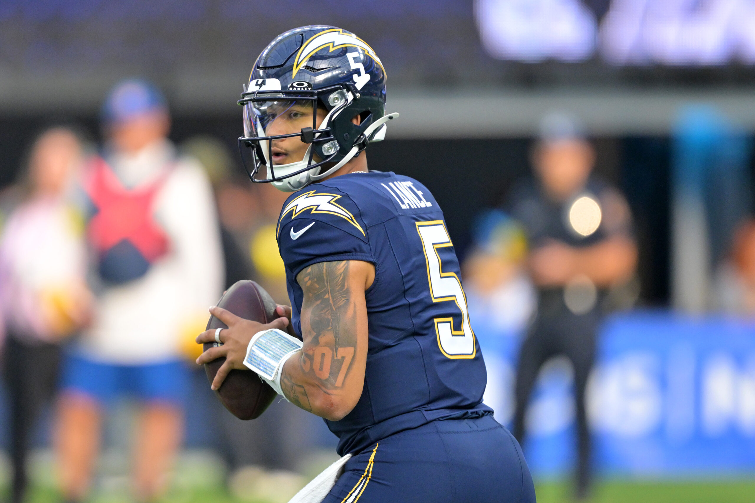 NFL周18:替补登场,三大球员得分盘深度解析与投注建议 NFL周18:替补登场,三大球员得分盘深度解析与投注建议