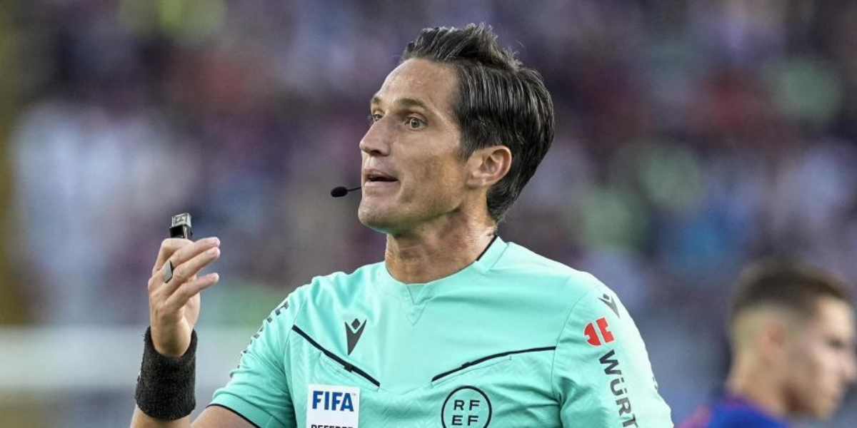 穆努埃拉·蒙特罗执法西班牙超级杯决赛：皇马巴萨宿命对决，争议裁判再成焦点