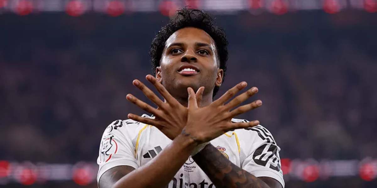 西超杯决赛：巴萨皇马巅峰对决，谁能问鼎？