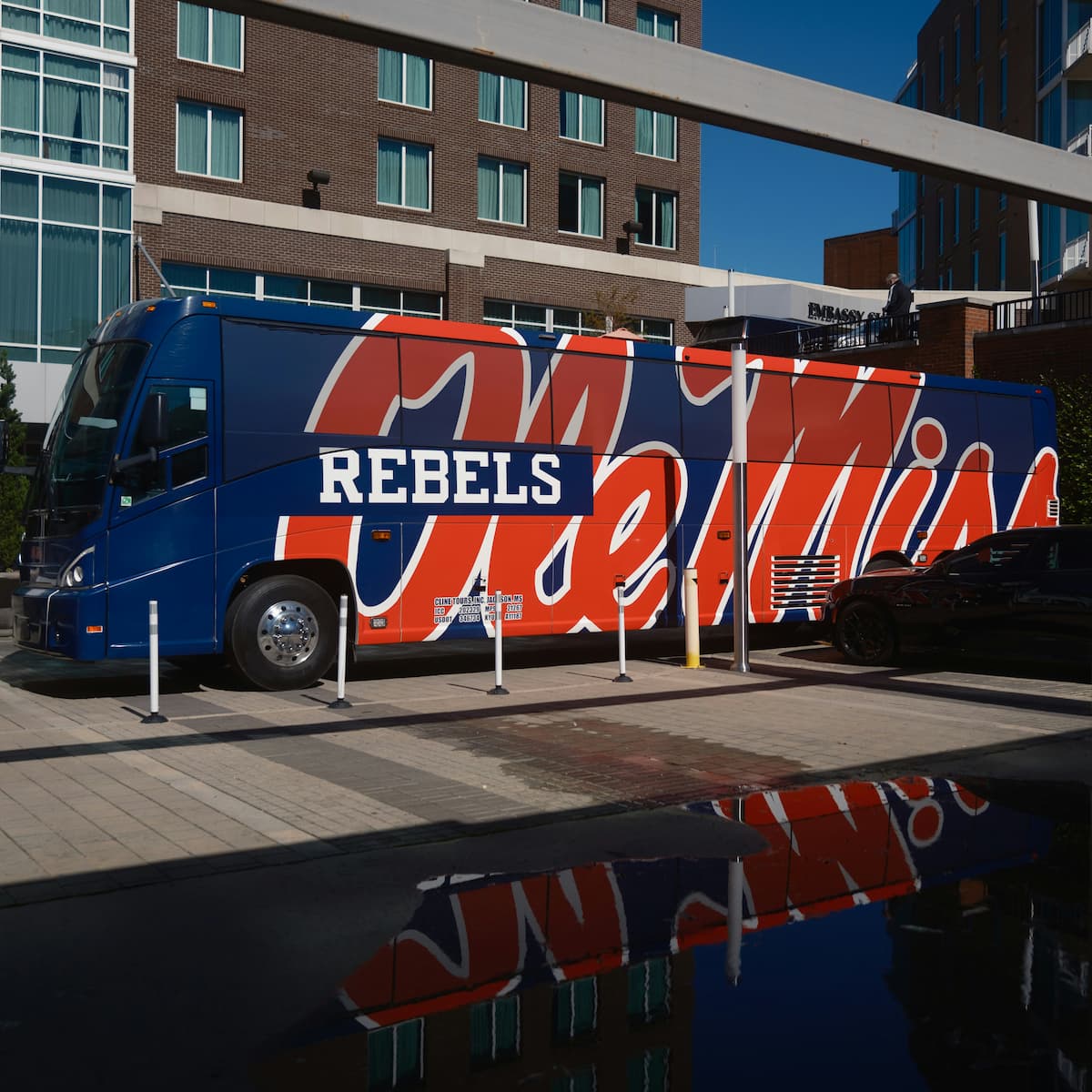 大学橄榄球季后赛半决赛：迈阿密vs奥勒密深度分析与投注策略