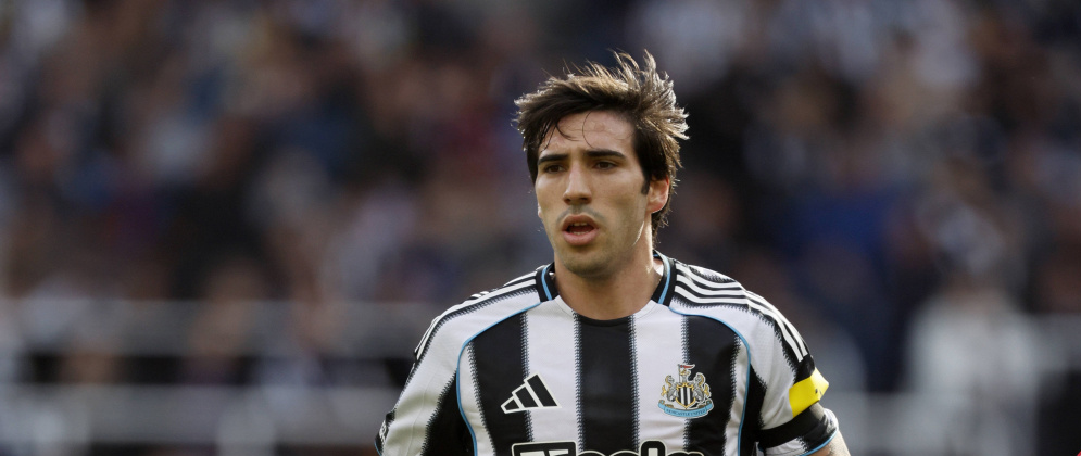 英超转会风云：切尔西紧盯托纳利，皇马觊觎罗德里，巴萨抢购弗拉霍维奇