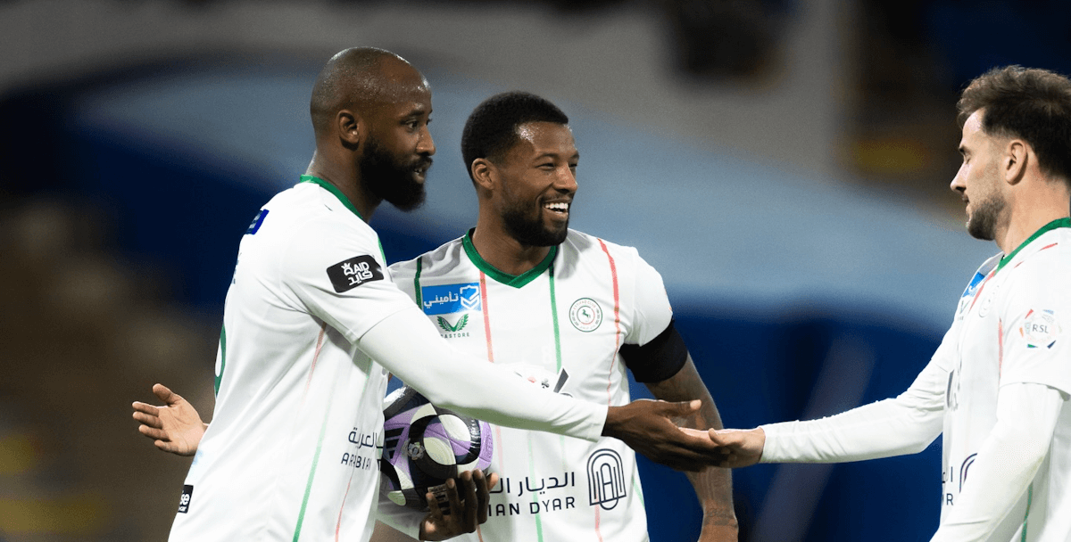 沙特联赛前瞻：伊蒂法克主场迎战海湾队，谁能笑到最后？