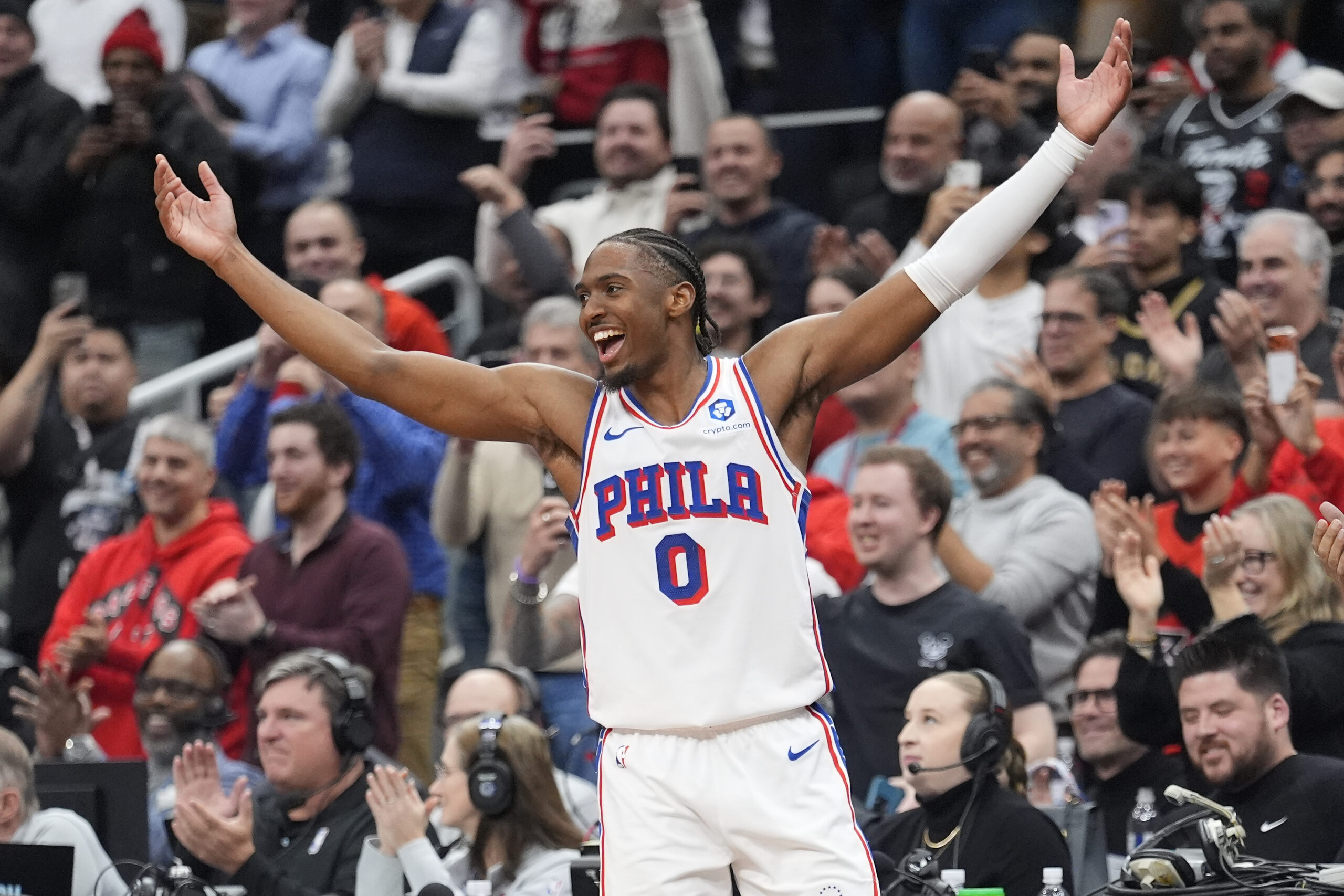 NBA焦点战：骑士76人对决深度分析，两大球员得分投注机会揭秘