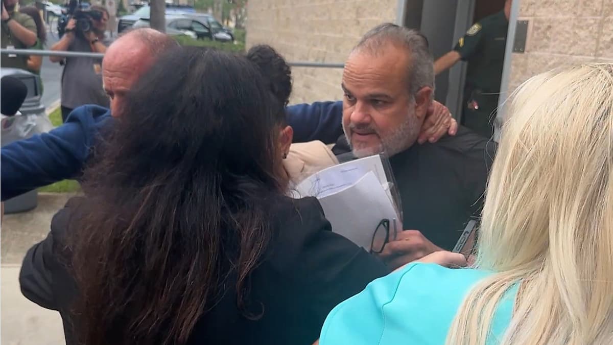 佛州重拳出击：突袭非法博彩窝点，揭秘“打地鼠”困境