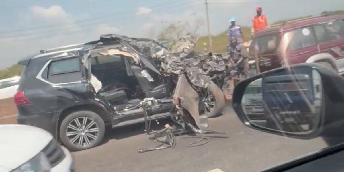 约书亚车祸背后：两位功勋挚友陨落，拳王未来蒙阴